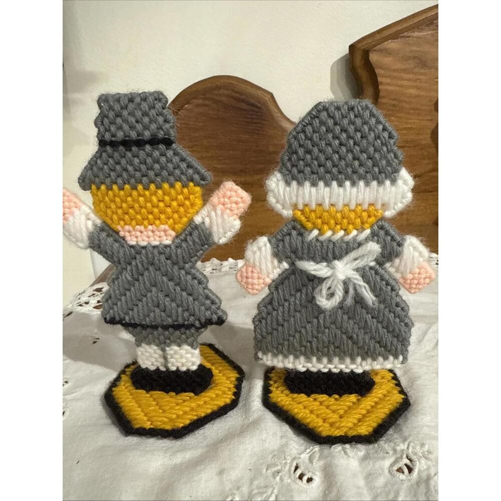 Vintage 89s Pilgrims Shelf Sitter Plastic Canvas Handmade 5” Thanksgiving Decor - Picture 4 of 4